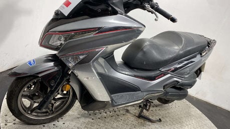 Kymco X-Town RUNNING MAXI SCOOTER PROJECT SCOOTER 125CC 13
