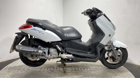 Yamaha Xmax 125 YP125R 2009 8K NON RUNNING PROJECT SCOOTER 1