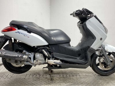 Yamaha Xmax 125 YP125R 2009 8K NON RUNNING PROJECT SCOOTER