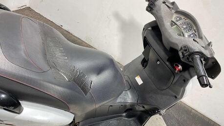 Yamaha Xmax 125 YP125R 2009 8K NON RUNNING PROJECT SCOOTER 6