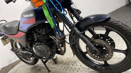 Kawasaki GPZ 1997 32K RUNNING PROJECT BIKE 305CC A2 19