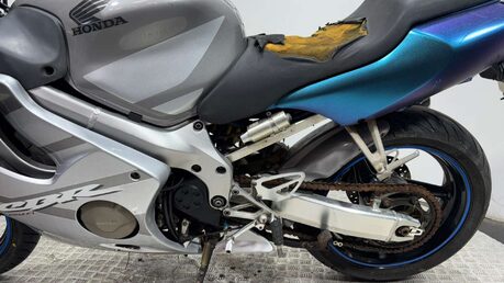 Honda CBR F4I 2005 58K NON RUNNING TRACK BIKE PROJECT 600CC 10