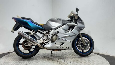 Honda CBR F4I 2005 58K NON RUNNING TRACK BIKE PROJECT 600CC 1
