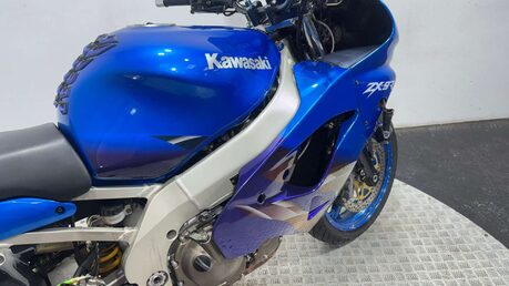 Kawasaki ZX 1999 44K GOOD RUNNING PROJECT BIKE 900CC SPORT 4