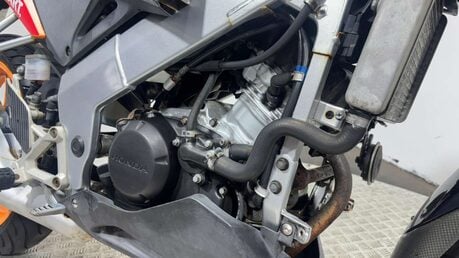 Honda CBR CBR125 2012 SPARES OR REPAIR RUNNNG PROJECT BIKE 125CC 10