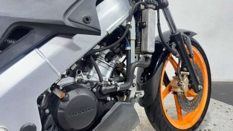 Honda CBR CBR125 2012 SPARES OR REPAIR RUNNNG PROJECT BIKE 125CC 21
