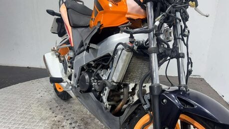 Honda CBR CBR125 2012 SPARES OR REPAIR RUNNNG PROJECT BIKE 125CC 9