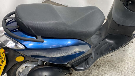Piaggio Fly 2012 RUNNING PROJECT SCOOTER 125CC 6