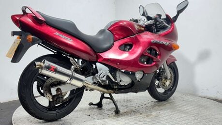 Suzuki GSX 2000 31K GOOD RUNNING SPORTS TOURER PROJECT BIKE 4