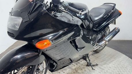 Kawasaki ZZR 1992 37K GOOD RUNNING PROJECT BIKE 21