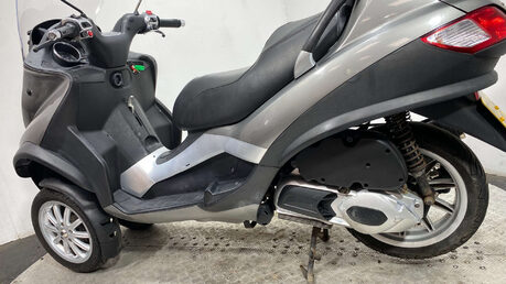 Piaggio MP3 2012 17