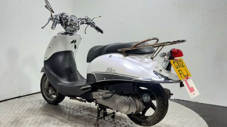 SYM Allo 2012 non running project scooter bike 125cc 4
