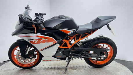KTM RC 125 2017 16K NON RUNNING PSORTS PROJECT BIKE 125CC 2