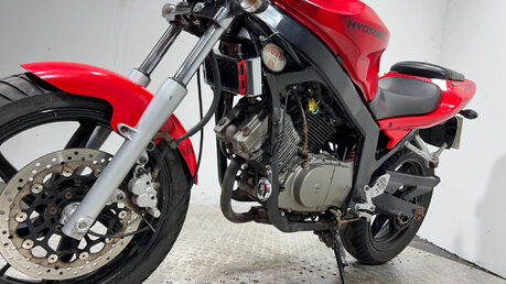 Hyosung GT 125cc 2008 21K SPARES / REPAIRS / PROJECT 25