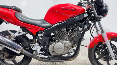 Hyosung GT 125cc 2008 21K SPARES / REPAIRS / PROJECT 8
