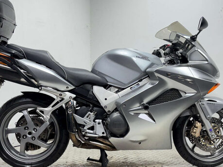 Honda VFR VTEC 2006 51k new MOT serviced commuter 800cc