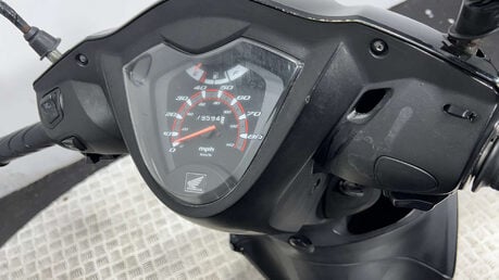 Honda Vision NSC 2016 NON RUNNING PROJECT SCOOTER 110CC 11