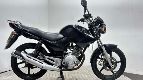 Yamaha YBR 125 2011 NON RUNNING PROJECT BIKE SPARE OR REPAIR 125CC 1