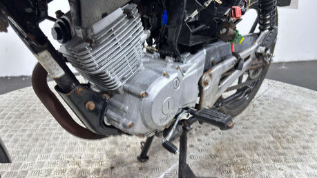 Yamaha YBR 125 2011 NON RUNNING PROJECT BIKE SPARE OR REPAIR 125CC 18