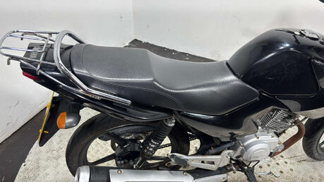 Yamaha YBR 125 2011 NON RUNNING PROJECT BIKE SPARE OR REPAIR 125CC 27