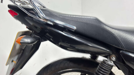 Yamaha YBR 125 2011 NON RUNNING PROJECT BIKE SPARE OR REPAIR 125CC 26
