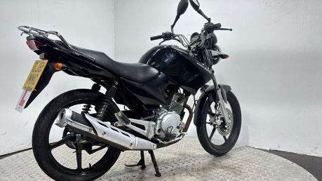 Yamaha YBR 125 2011 NON RUNNING PROJECT BIKE SPARE OR REPAIR 125CC 3