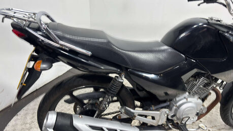 Yamaha YBR 125 2011 NON RUNNING PROJECT BIKE SPARE OR REPAIR 125CC 7