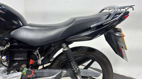 Yamaha YBR 125 2011 NON RUNNING PROJECT BIKE SPARE OR REPAIR 125CC 24