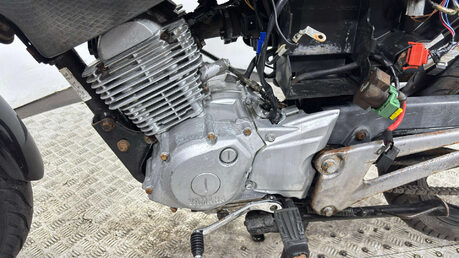 Yamaha YBR 125 2011 NON RUNNING PROJECT BIKE SPARE OR REPAIR 125CC 13