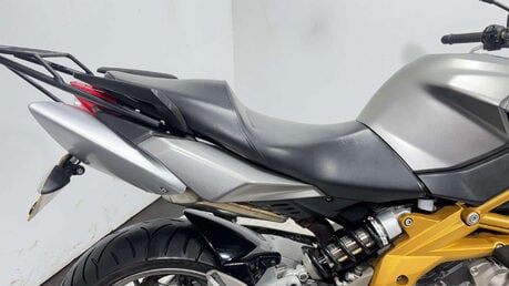 Aprilia Shiver 17 SL Naked Petrol Manual (93 ps) 25