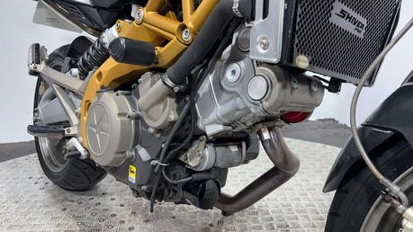 Aprilia Shiver 17 SL Naked Petrol Manual (93 ps) 26
