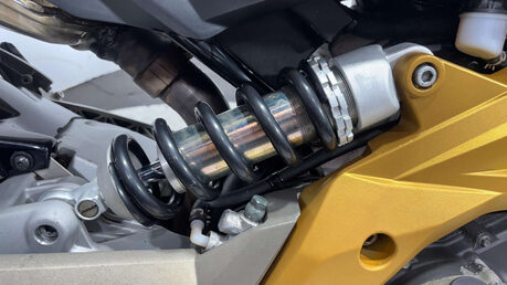 Aprilia Shiver 17 SL Naked Petrol Manual (93 ps) 13