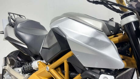 Aprilia Shiver 17 SL Naked Petrol Manual (93 ps) 21