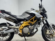 Aprilia Shiver 17 SL Naked Petrol Manual (93 ps) 1