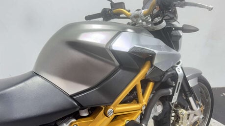 Aprilia Shiver 17 SL Naked Petrol Manual (93 ps) 17