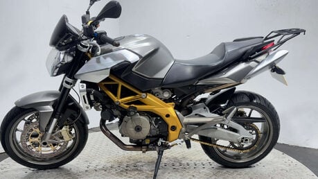 Aprilia Shiver 17 SL Naked Petrol Manual (93 ps) 4