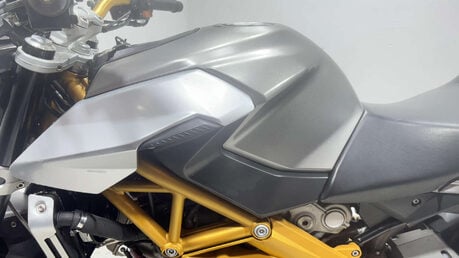 Aprilia Shiver 17 SL Naked Petrol Manual (93 ps) 34