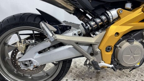 Aprilia Shiver 17 SL Naked Petrol Manual (93 ps) 16
