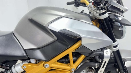 Aprilia Shiver 17 SL Naked Petrol Manual (93 ps) 14