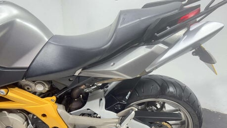 Aprilia Shiver 17 SL Naked Petrol Manual (93 ps) 22