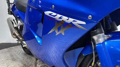Honda CBR 2001 52k GREAT RUNNING PROJECT BIKE 1100CC 8