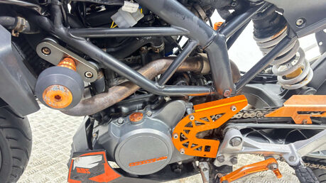 KTM Duke 2014 31K GREAT RUNNING SUPERMOTO BIKE 125CC 15BHP 10