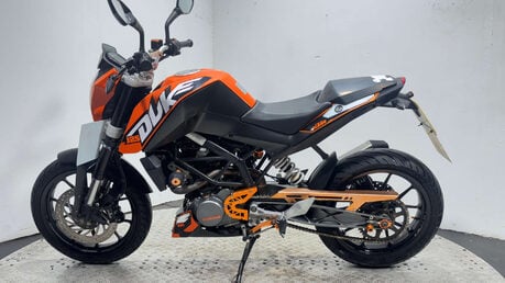 KTM Duke 2014 31K GREAT RUNNING SUPERMOTO BIKE 125CC 15BHP 4