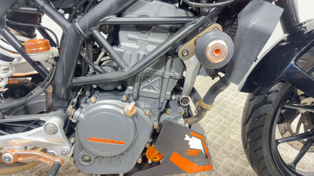 KTM Duke 2014 31K GREAT RUNNING SUPERMOTO BIKE 125CC 15BHP 8