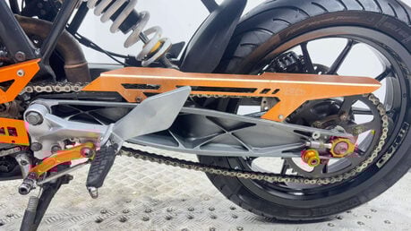 KTM Duke 2014 31K GREAT RUNNING SUPERMOTO BIKE 125CC 15BHP 18