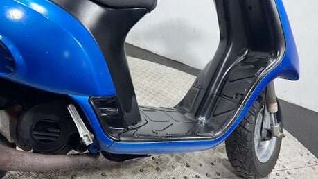 Piaggio Typhoon 2001 running 2 stroke 2t classic scooter 50CC 6