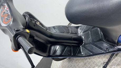 Piaggio Typhoon 2001 running 2 stroke 2t classic scooter 50CC 17
