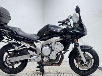 Yamaha FZ 600 2007 new MOT serviced full luggage 600cc