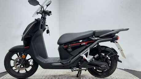 Vmoto CPX CPA 74V ELECTRIC SCOOTER LEARNER LEGAL 125CC 7PS 4