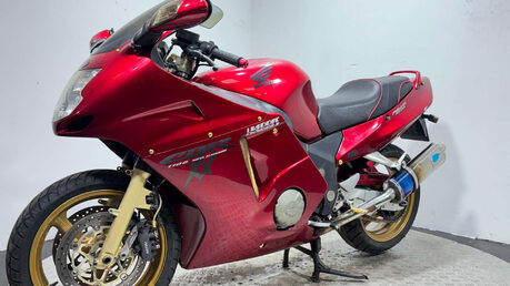 Honda CBR 1999 non running project bike 1100cc tourer 4